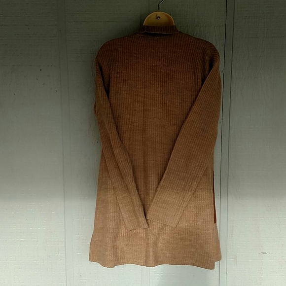 89th Madison Cardigan. - Picture 3 of 7